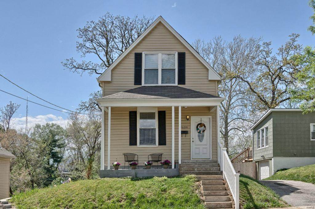 2609 Bredell Avenue - Photo 1