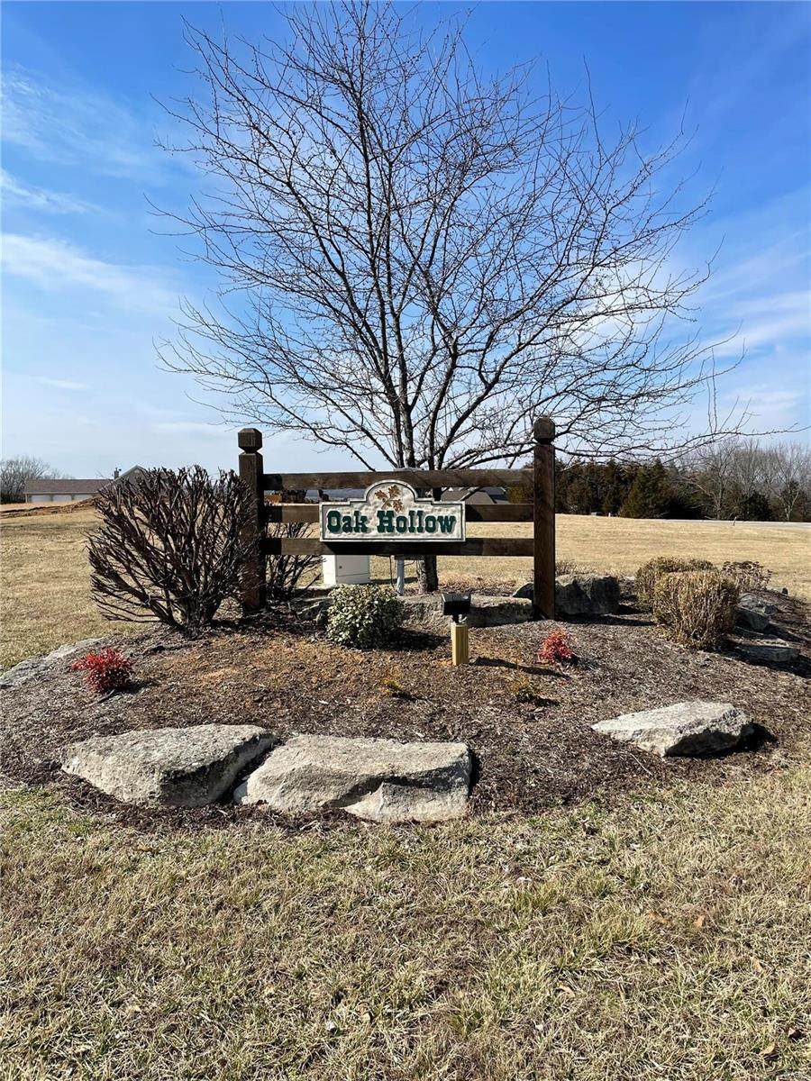 676 Oak Crossing - Photo 1