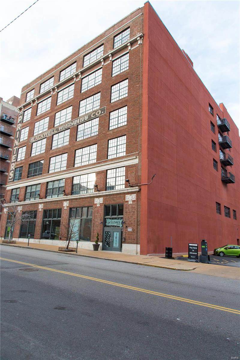 1611 Locust Street - Photo 1