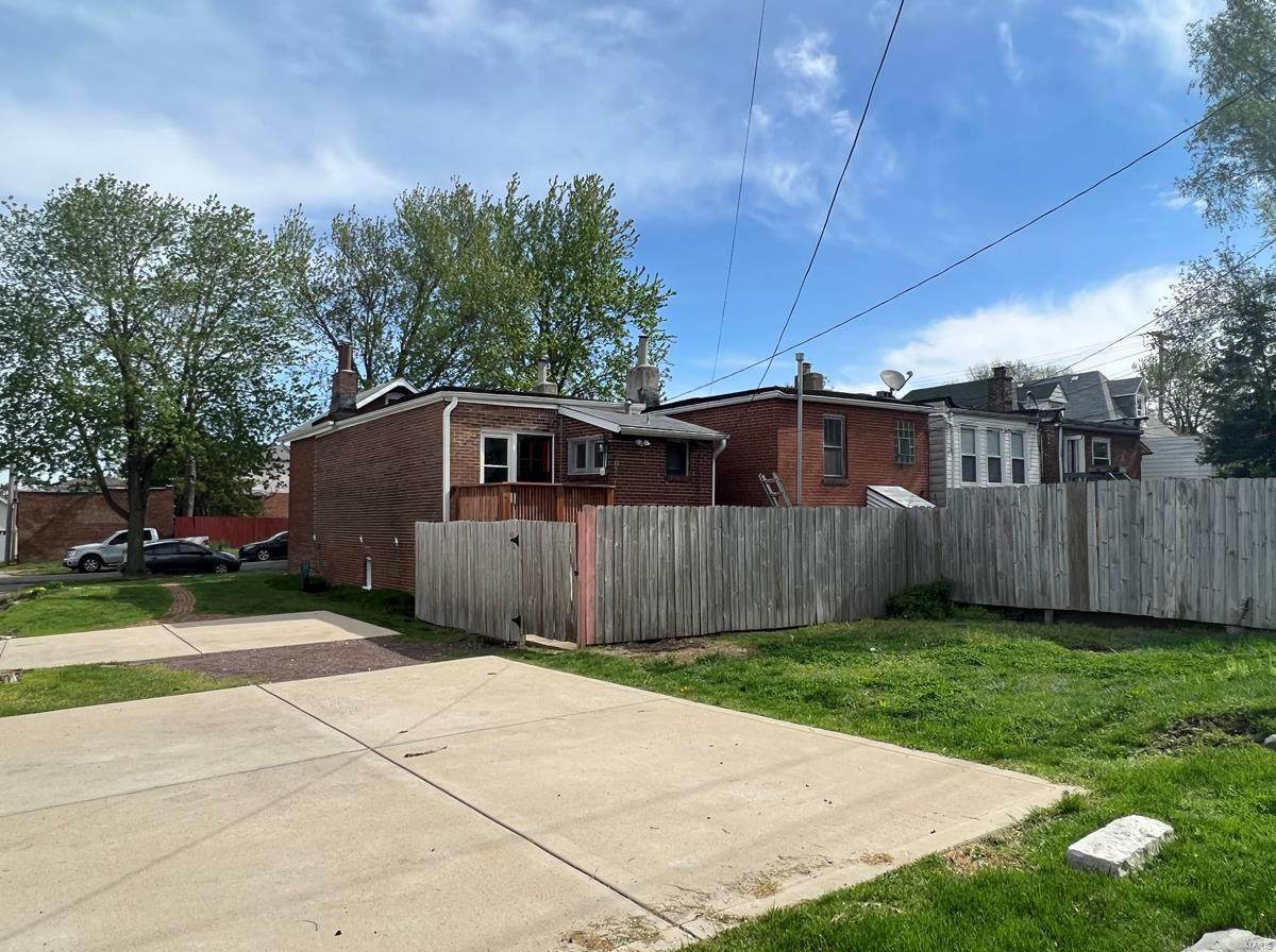 5514 Columbia Avenue - Photo 1