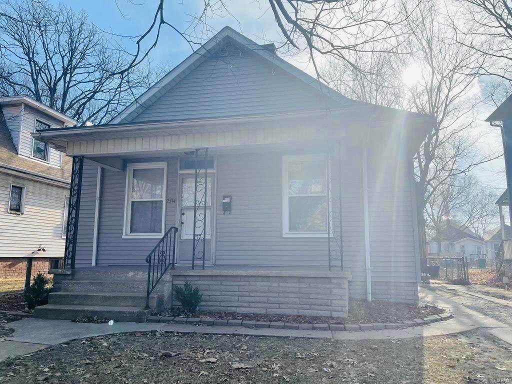 2314 Edison Ave - Photo 1