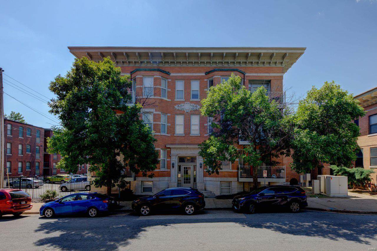 627 Clara Avenue - Photo 1