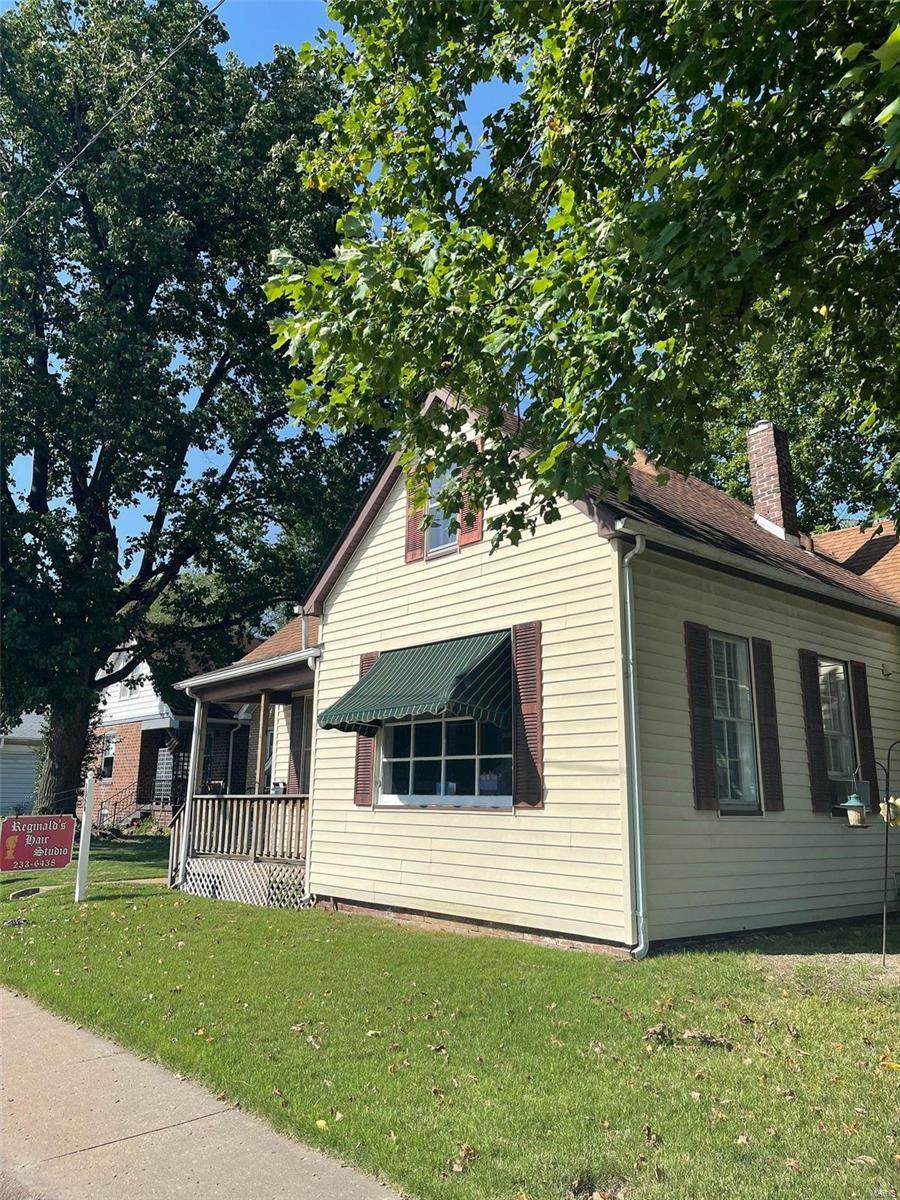 3709 Main Street - Photo 1