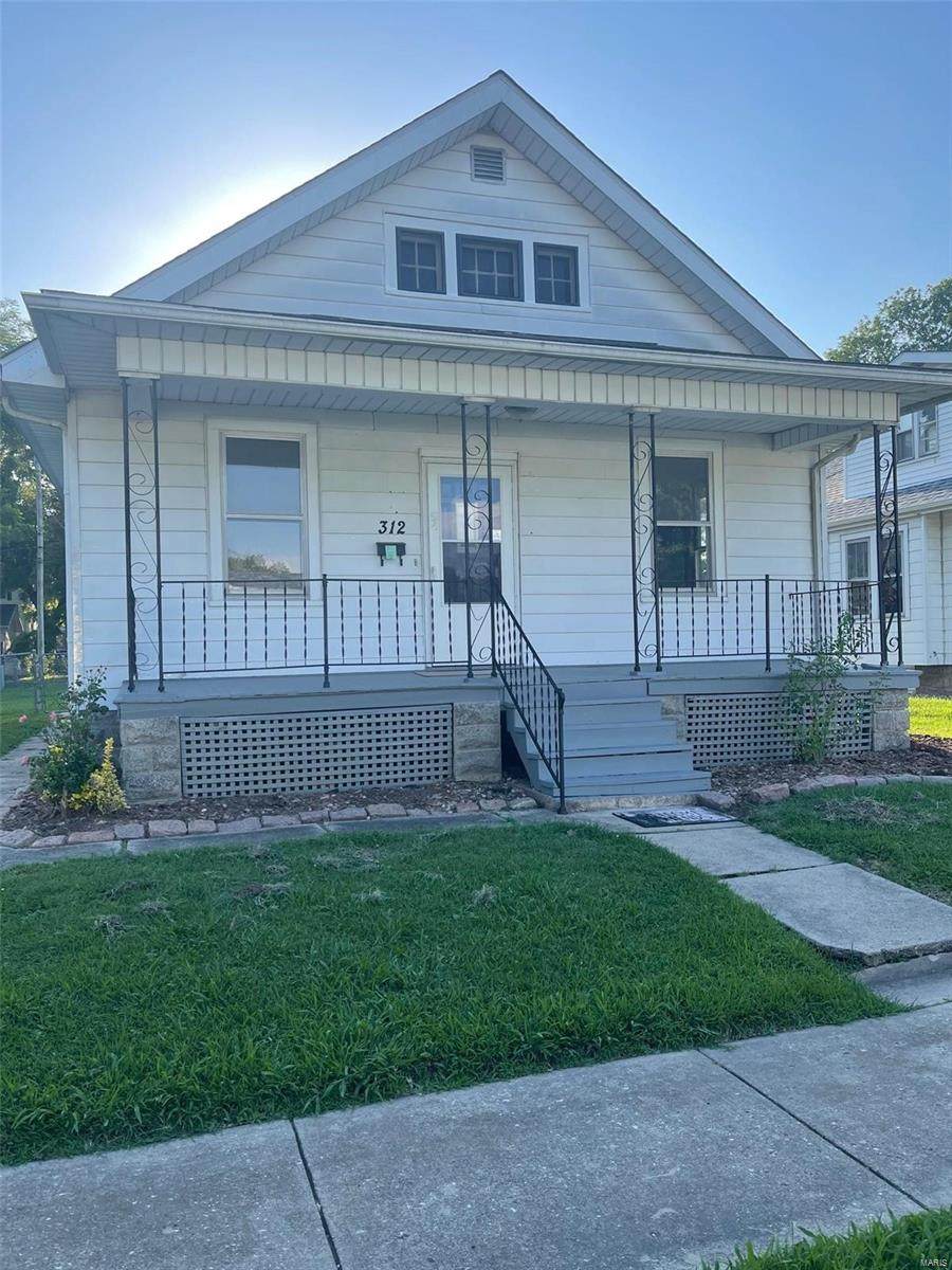 312 Laurel Street - Photo 1