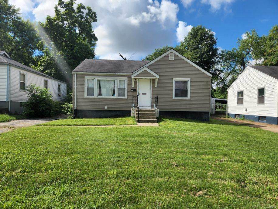 8116 Zoe Drive - Photo 1