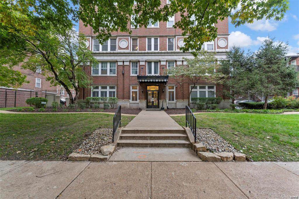 5330 Pershing Avenue - Photo 1