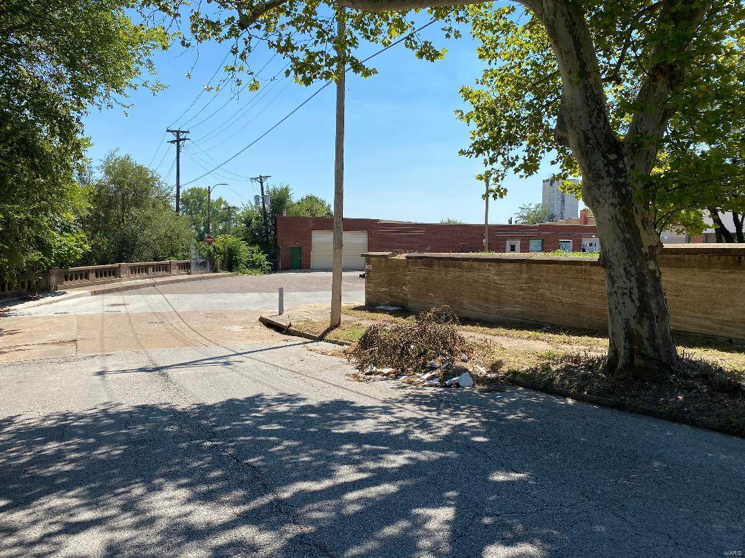 4301 Gravois Avenue - Photo 1