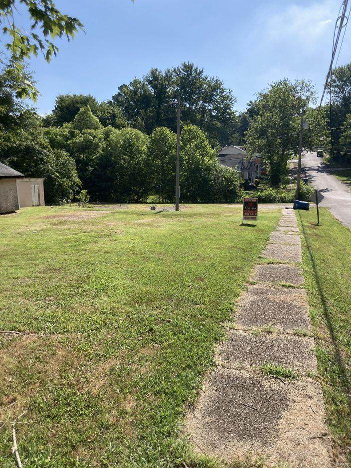 700 Center Street - Photo 1