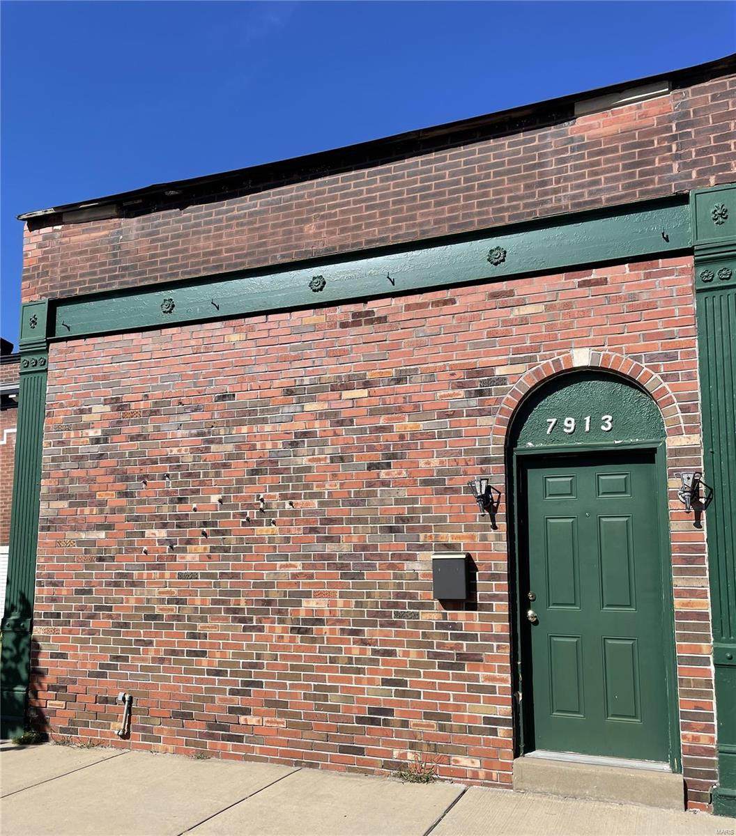 7913 Broadway - Photo 1