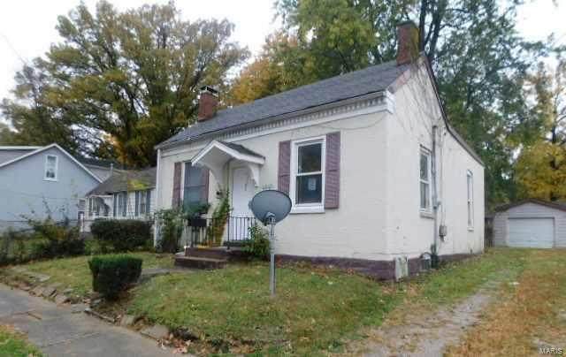 213 13th Street - Photo 1