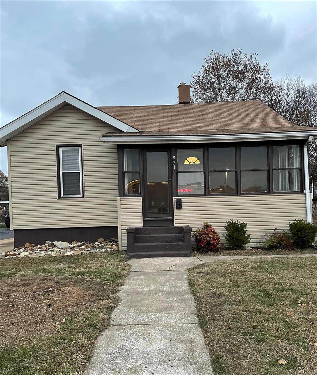 971 Wood River Avenue - Photo 1