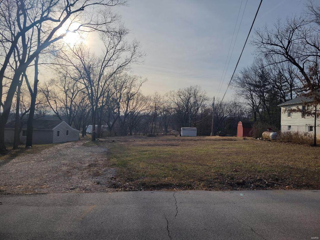 225 Arnold Avenue - Photo 1