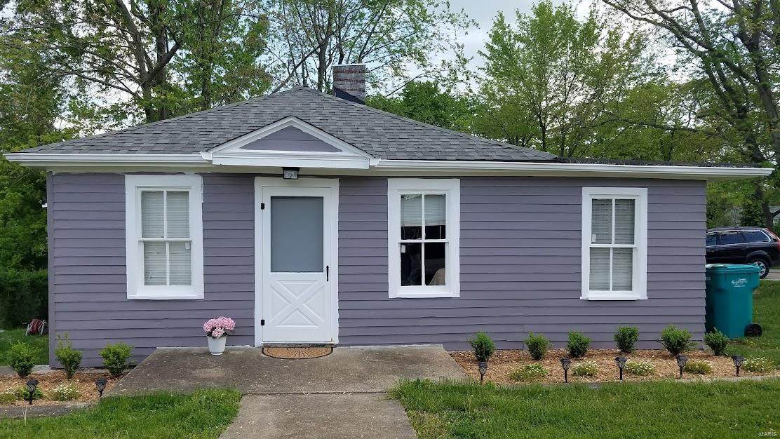 404 Watson Road - Photo 1