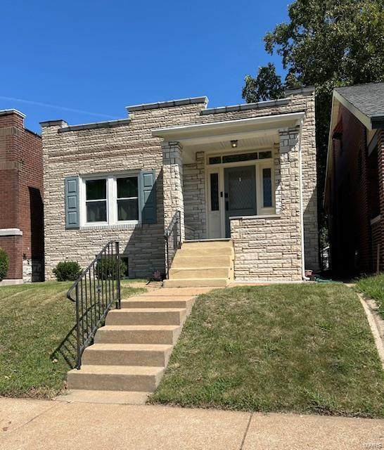 5211 Lisette Avenue - Photo 1