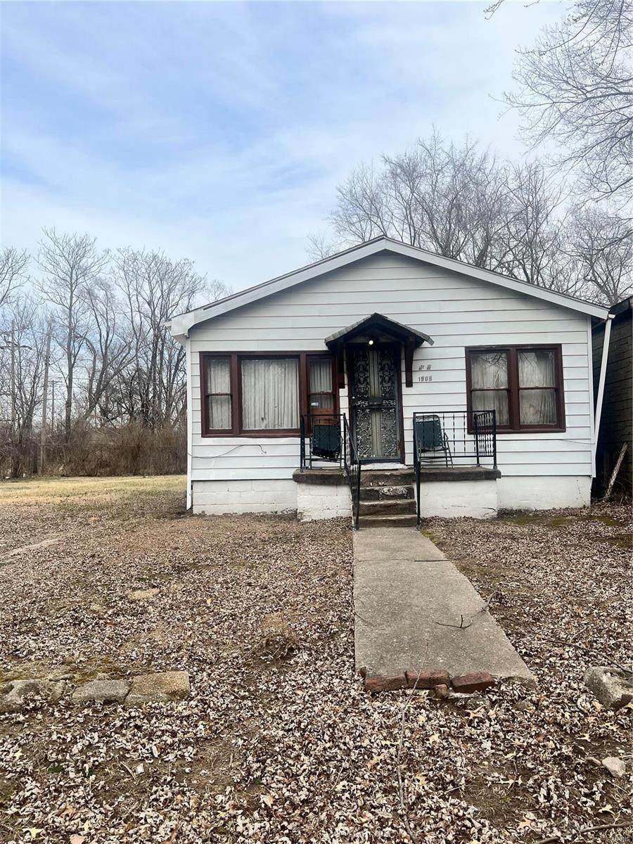 1909 Russell Avenue - Photo 1