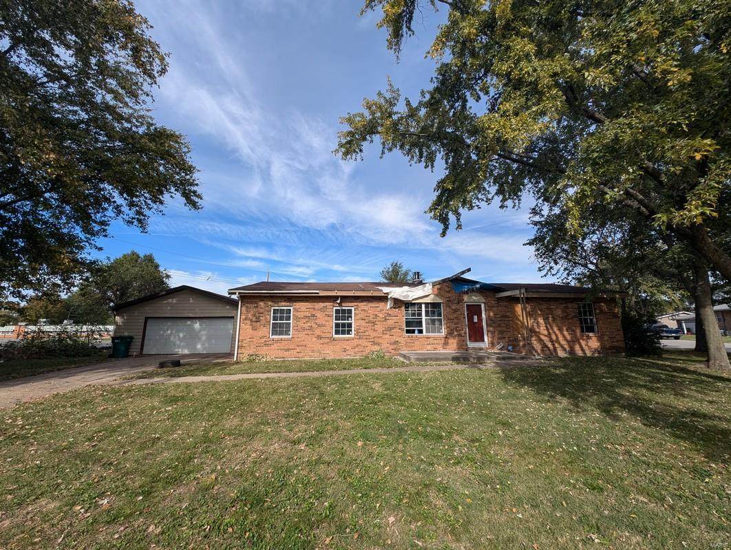 10 Fox Meadow Lane - Photo 1