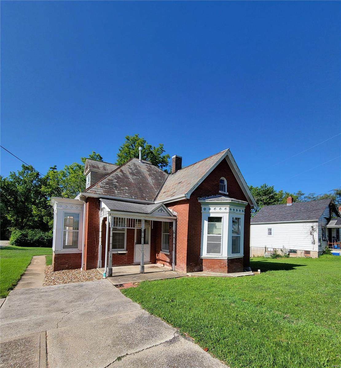 216 Walton Street - Photo 1
