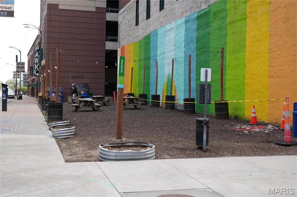 923 Locust Street - Photo 1