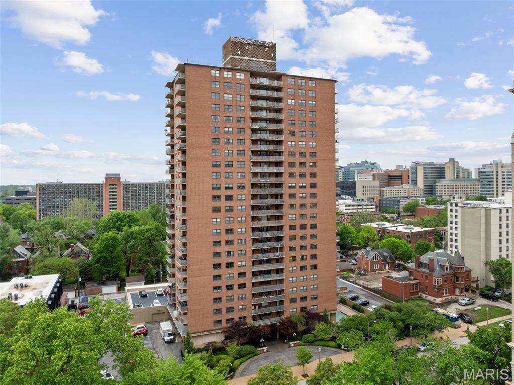 4466 West Pine Boulevard - Photo 1