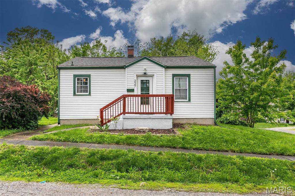 227 Roosevelt Street - Photo 1