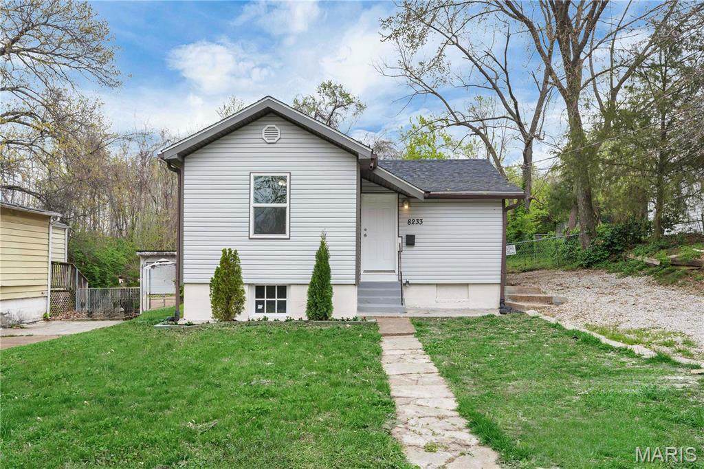 8233 Albin Avenue - Photo 1