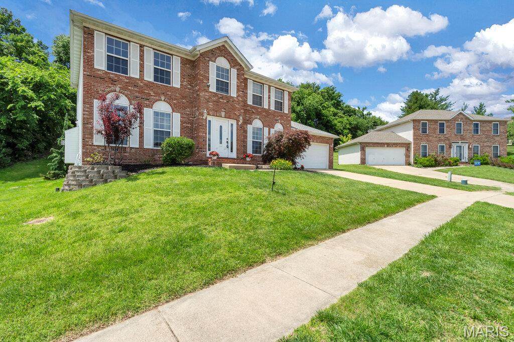 24 Grandbrook Boulevard - Photo 1
