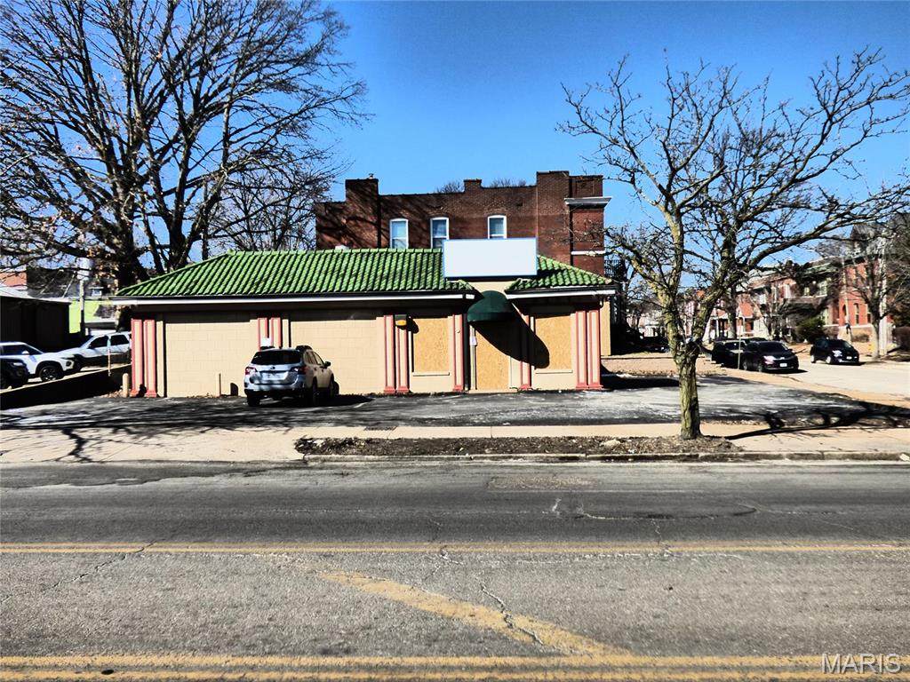 3401 Grand Boulevard - Photo 1