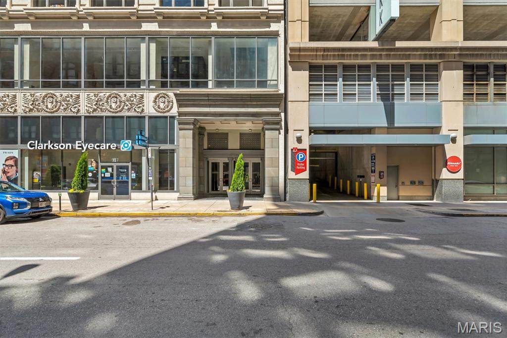 915 Olive Street - Photo 1