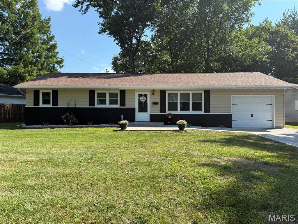 1139 Warren Street - Photo 1