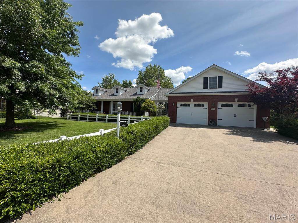 239 Oak Creek Drive - Photo 1