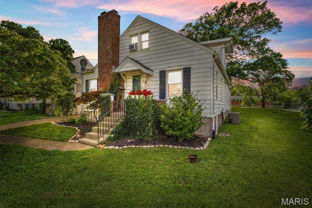 302 Donnelly Street - Photo 1