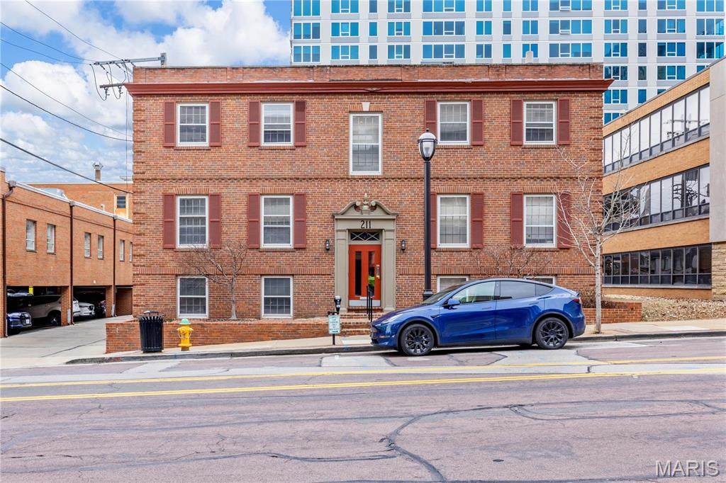 211 Central Avenue - Photo 1