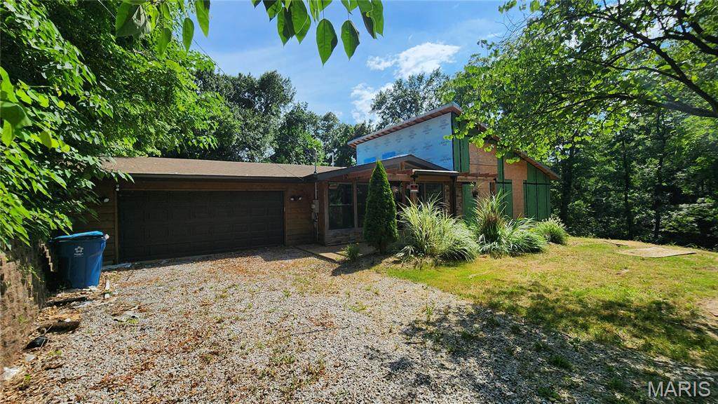 625 Country Lane - Photo 1