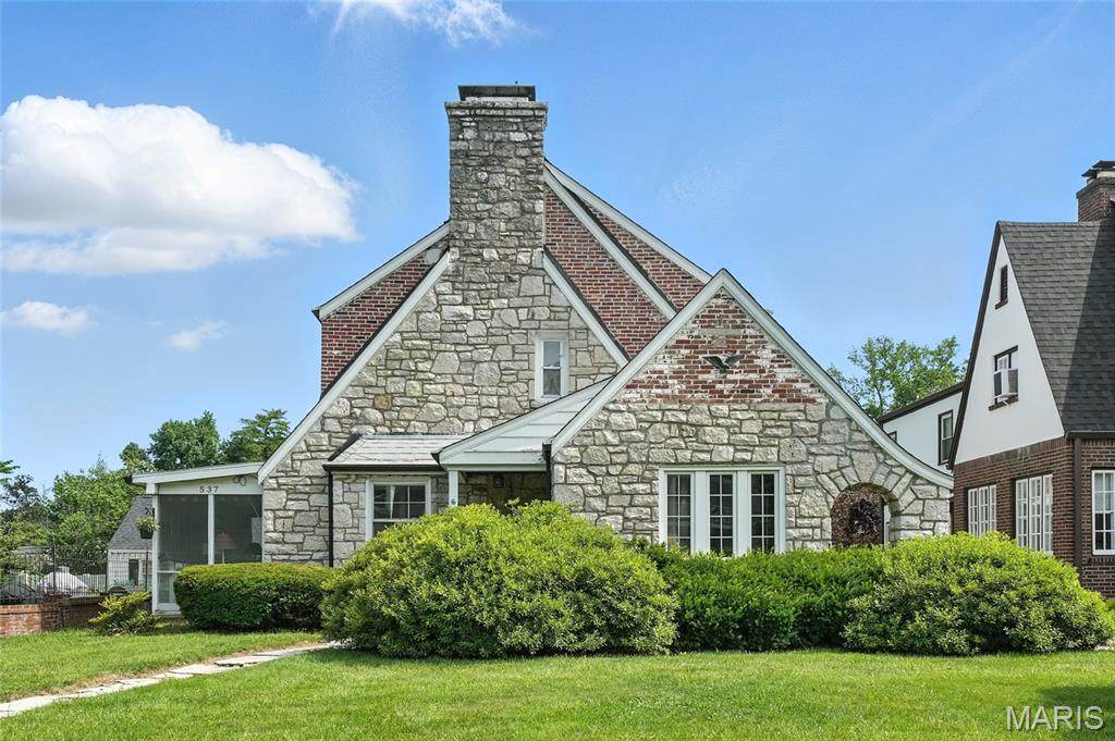537 Olive Court - Photo 1