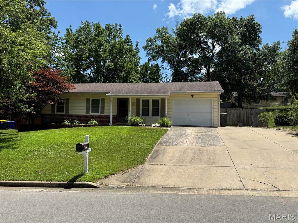 812 Sommerset Drive - Photo 1