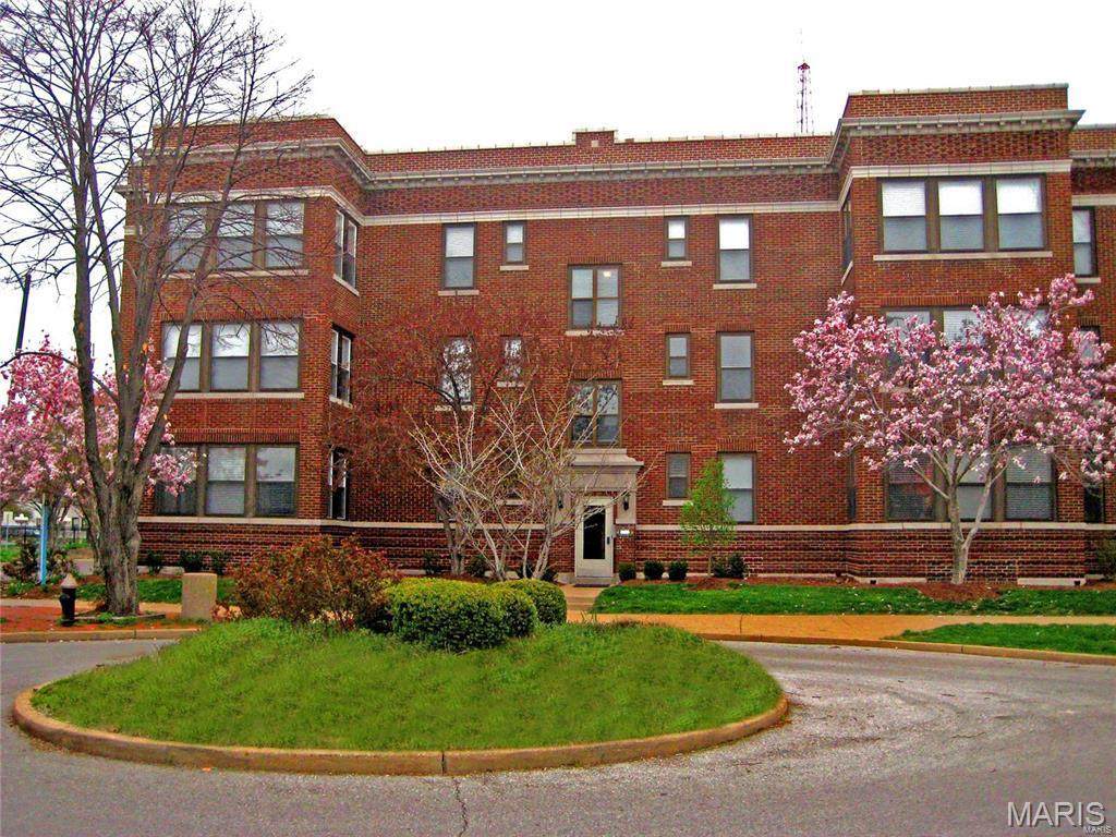 5683 Waterman Boulevard - Photo 1