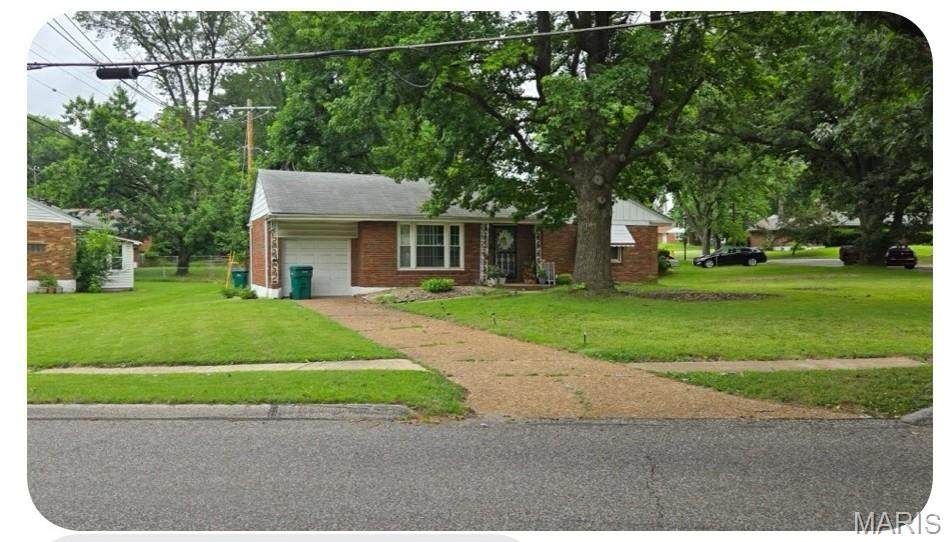 1100 Wentworth Drive - Photo 1