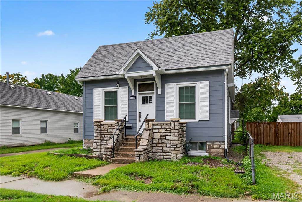 1611 Maple Street - Photo 1