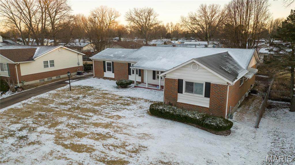 2480 Cambridge Drive - Photo 1