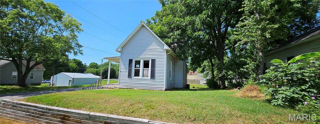 718 2nd Street - Photo 1
