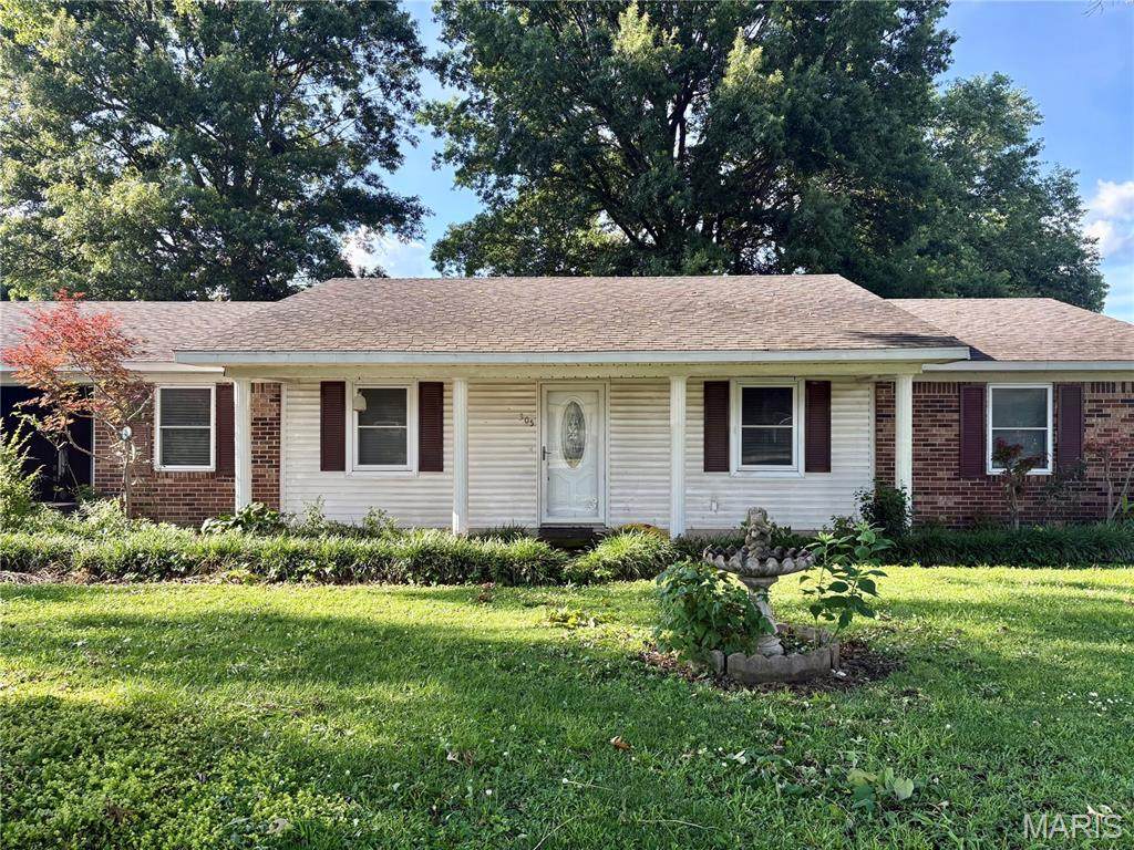 305 Manor - Photo 1
