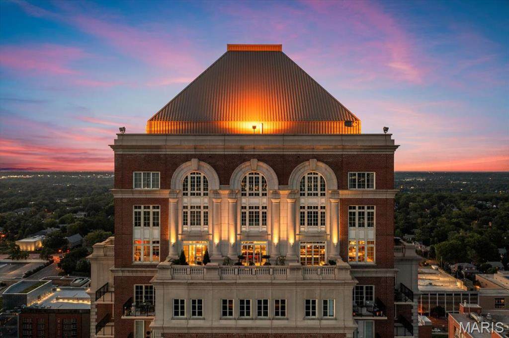 150 Carondelet Plaza - Photo 1