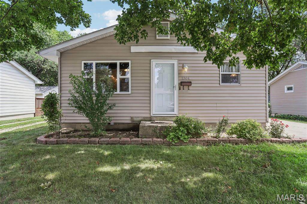 1304 Clark Lane - Photo 1