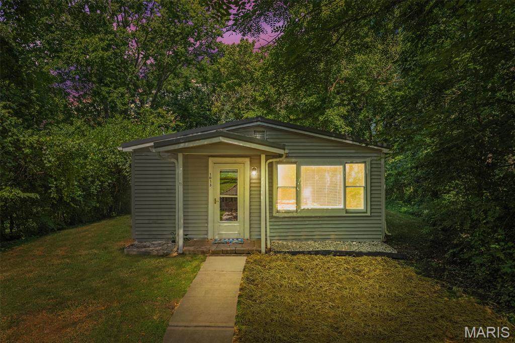 1013 Karsch Boulevard - Photo 1