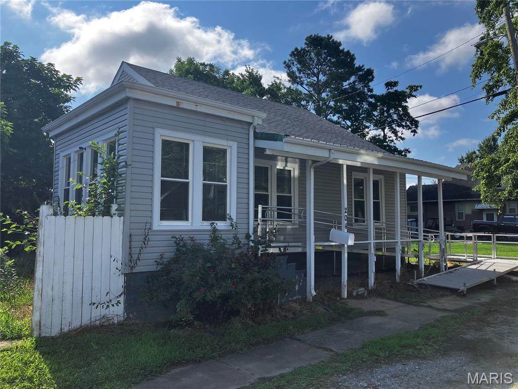 204 Douglas - Photo 1