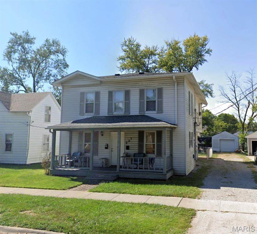 221 Hesperia Street - Photo 1