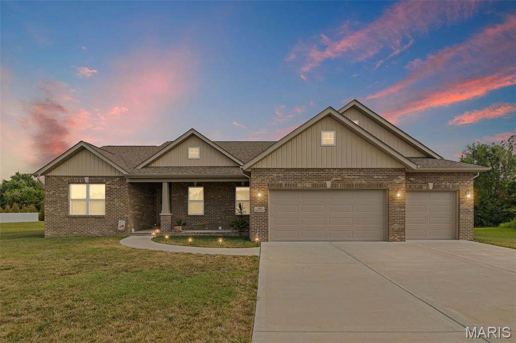 261 Emerald Way - Photo 1