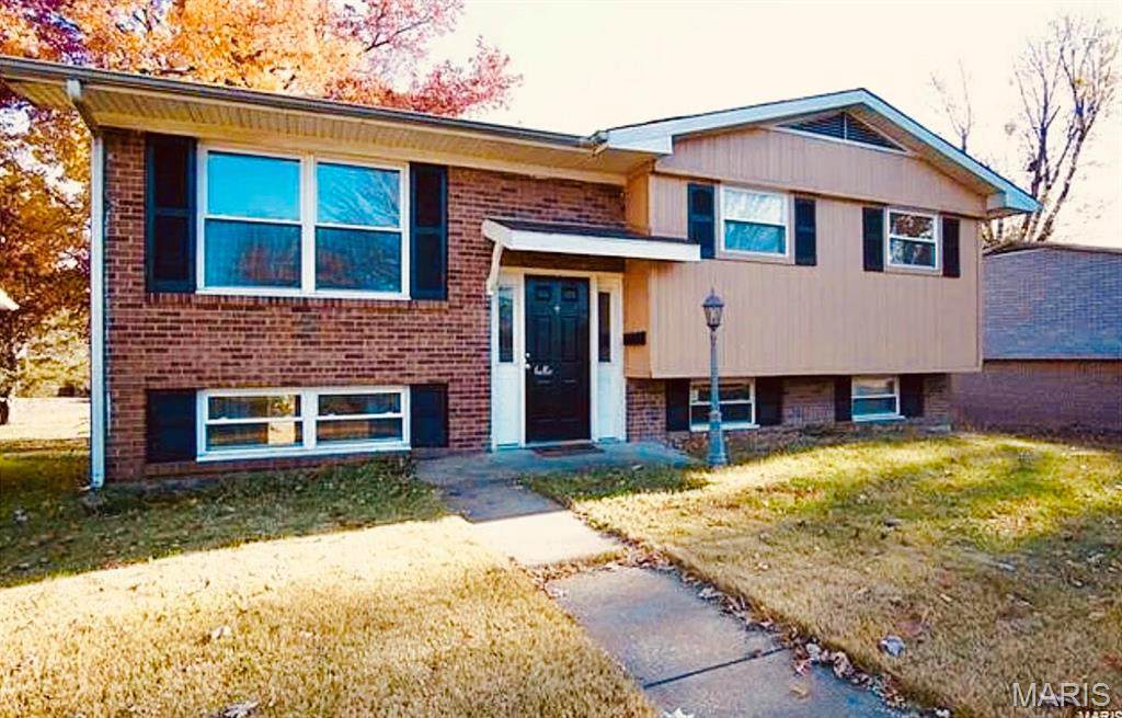 212 Castellano Drive - Photo 1