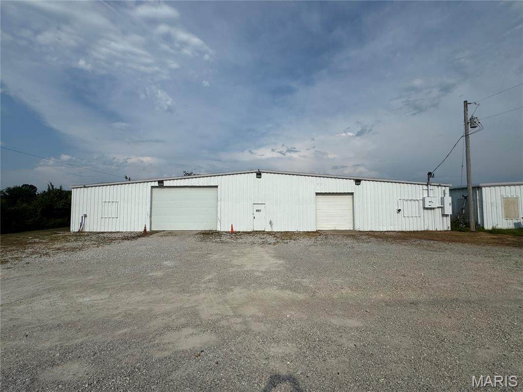 315 Lions Estates Drive - Photo 1