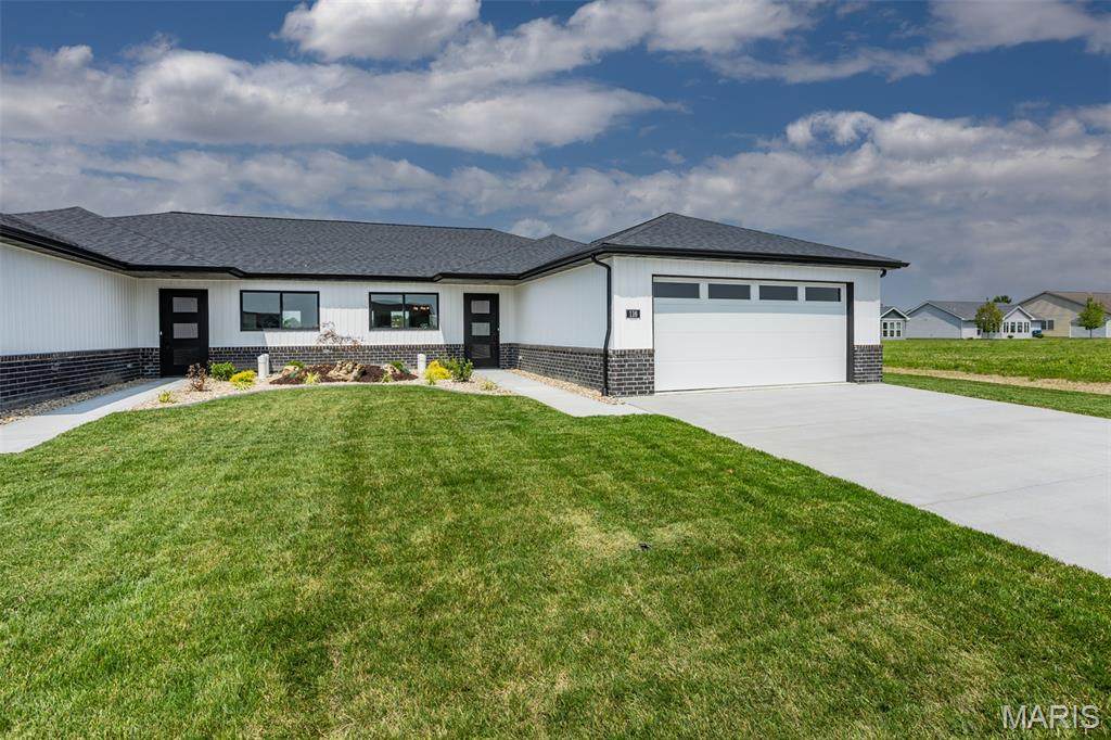 116 Bridgeport Drive - Photo 1